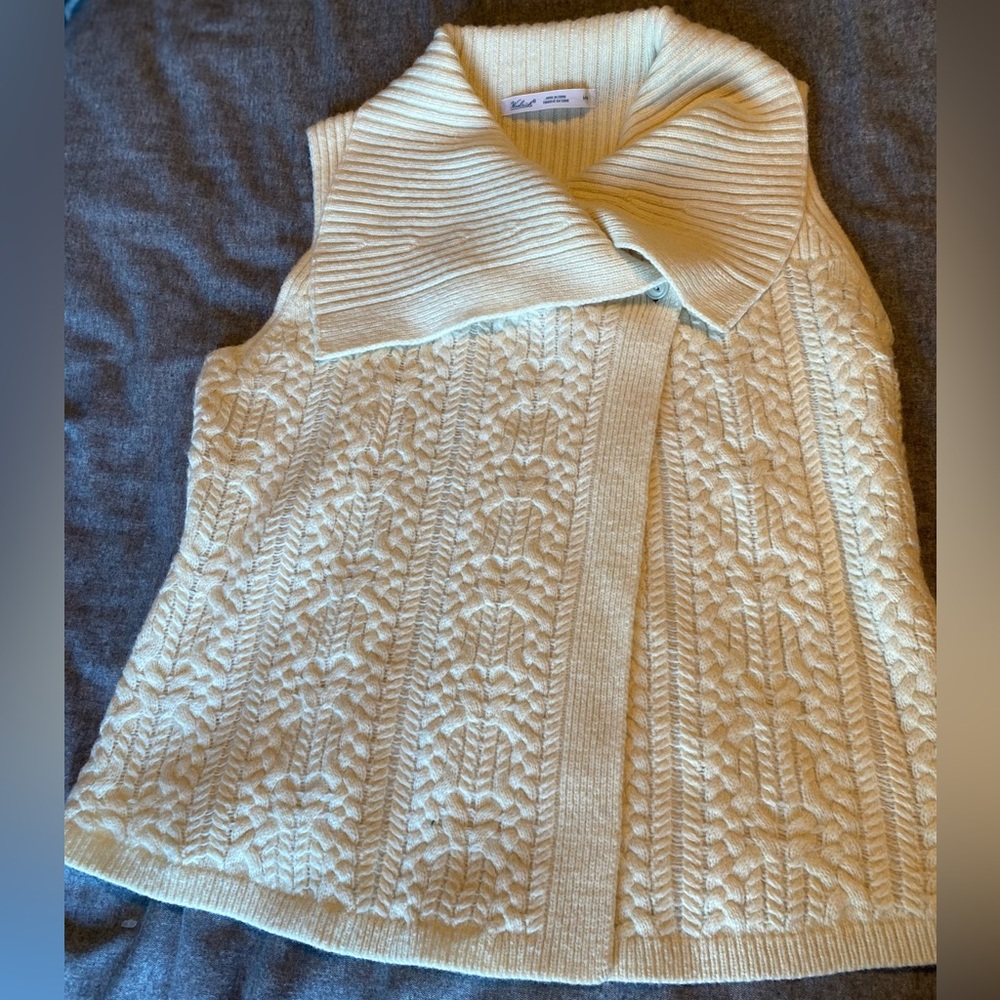 Woolrich Women’s Wool‎ Vest, Sleeveless Cowl with button closure. size M